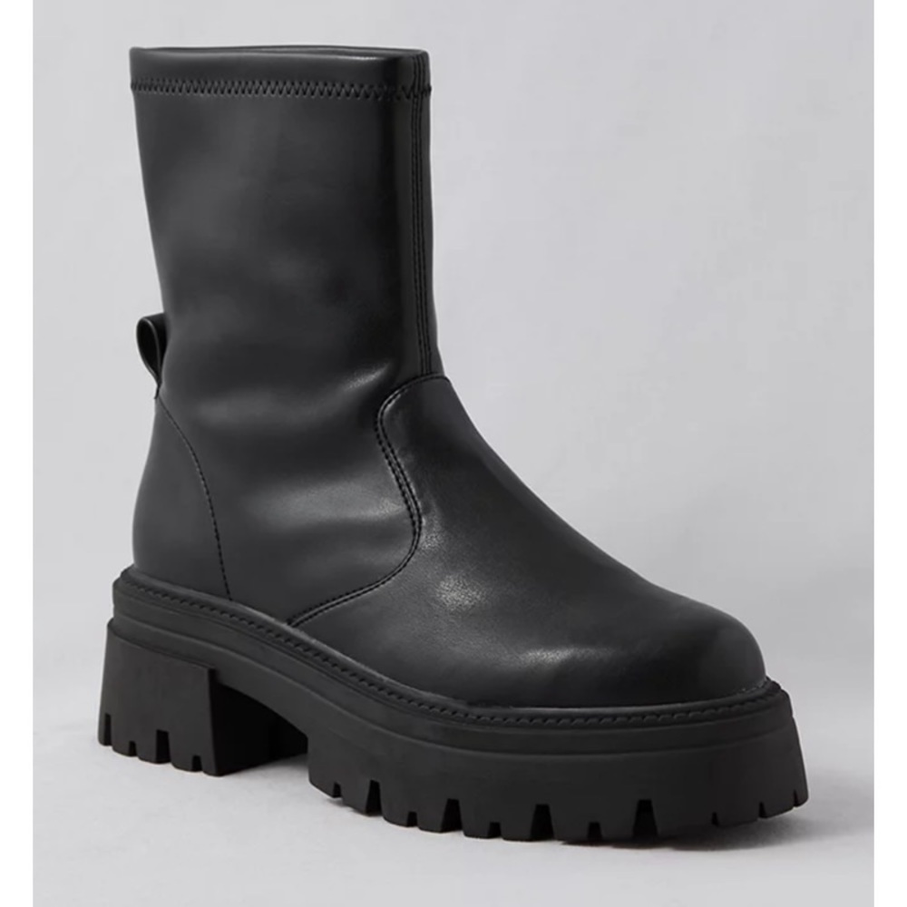 NEW AMERICAN EAGLE Black Faux Leather Sock Lug Boots